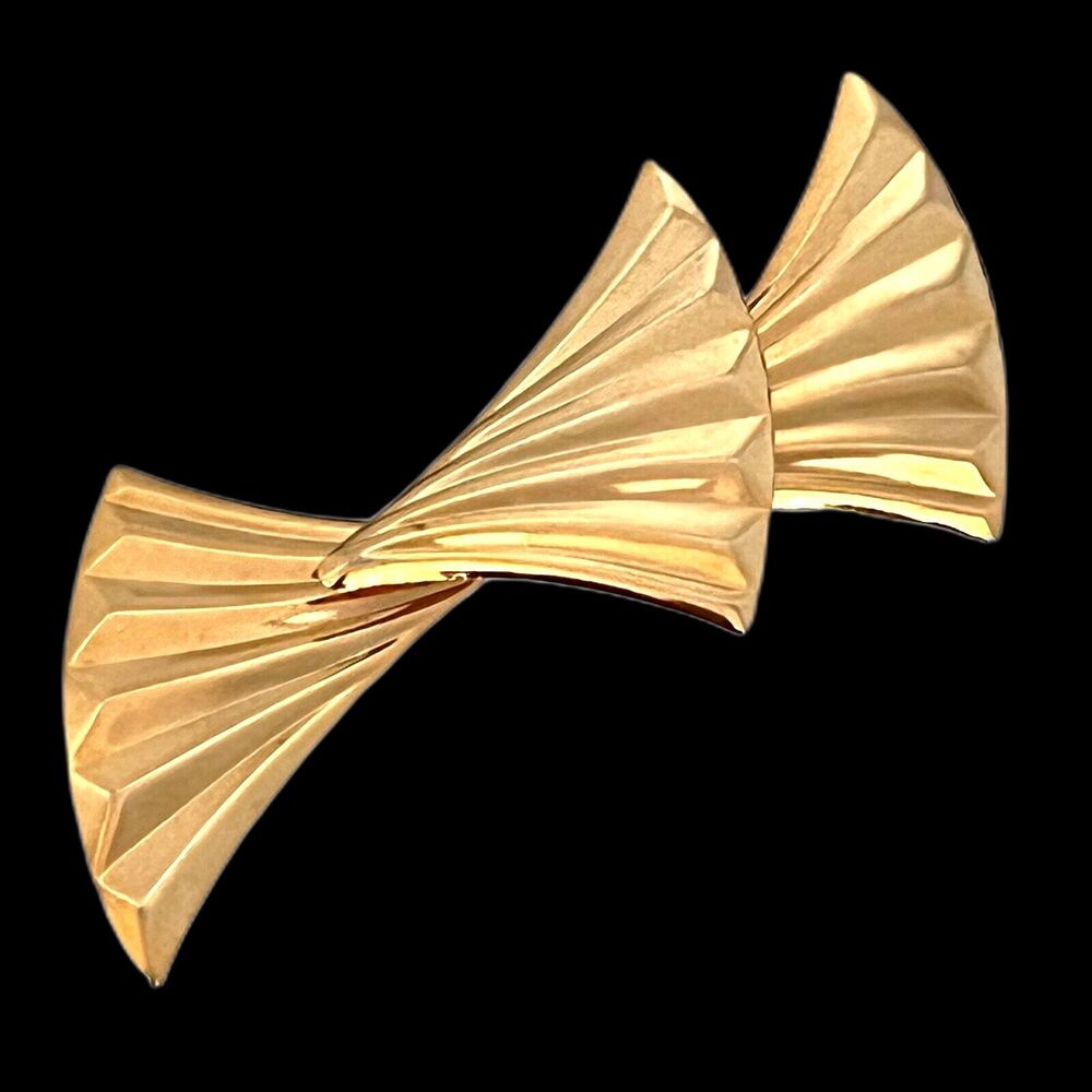 Vintage 1970s Modernist Bow Brooch Gold Tone Sculptural Pin - 10I